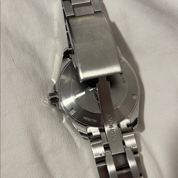 Tag Heuer Aquaracer Silver and Black Watch - Picture 8 of 8